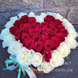 Серця з квітів "Розкішне кохання"